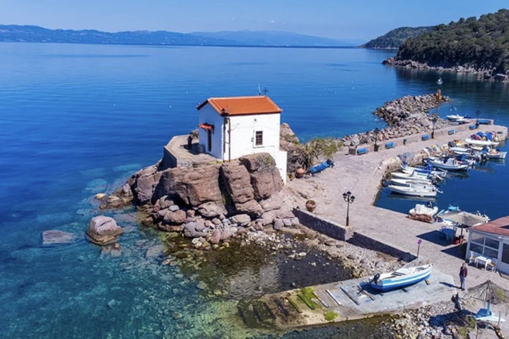 Agios Isidoros Kilisesi, Midilli Adası